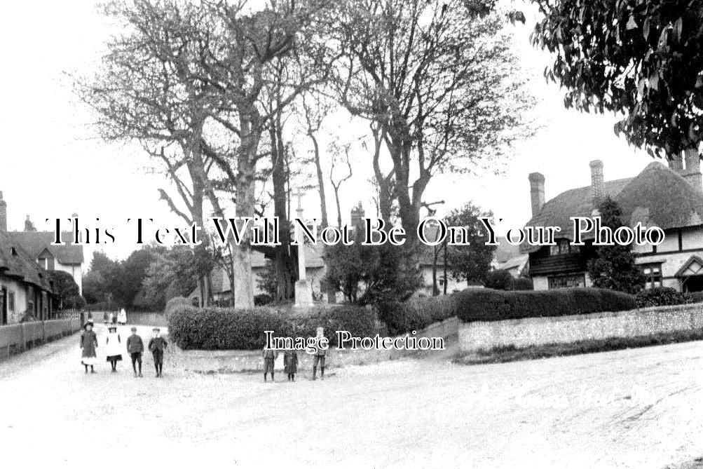 HA 1779 - The Cross, West Meon, Hampshire c1907