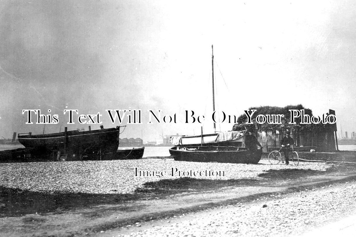 HA 2387 - Seaweed Hut Near Southampton, Hampshire c1905