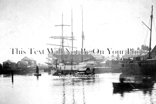 HA 2434 - The Quays, Lymington, Hampshire c1904