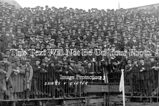 HA 2450 - Southampton V Exeter Football Crowd Saints Stadium, Hampshire 1920