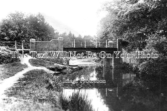 HA 2958 - Reading Road Bridge, Basingstoke Canal, Fleet, Hampshire