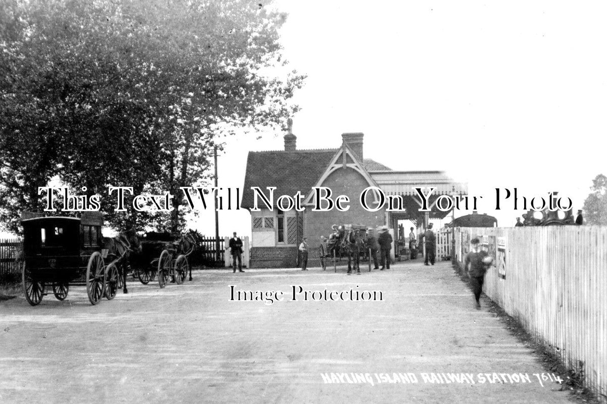 HA 3709 - Hayling Island Railway Station, Hampshire c1916