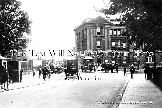 HA 3819 - The Dock Gates, Southampton, Hampshire c1920