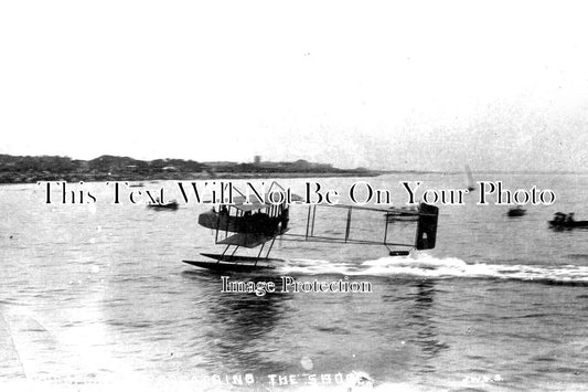 HA 3835 - Hydroplane Approaching The Shore, Portsmouth, Hampshire