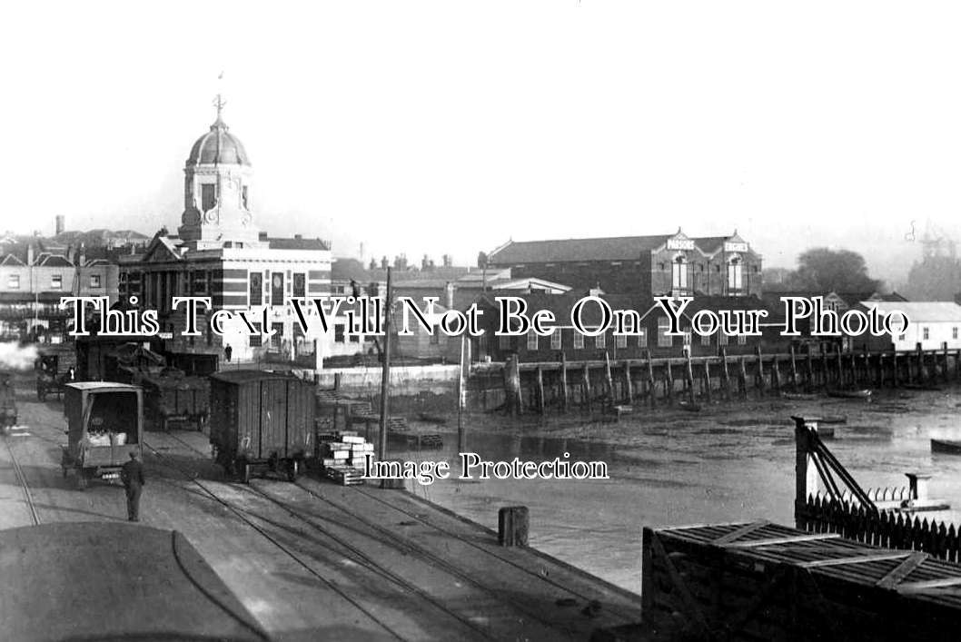 HA 3967 - New Harbour Board & Town Quay, Southampton, Hampshire c1925