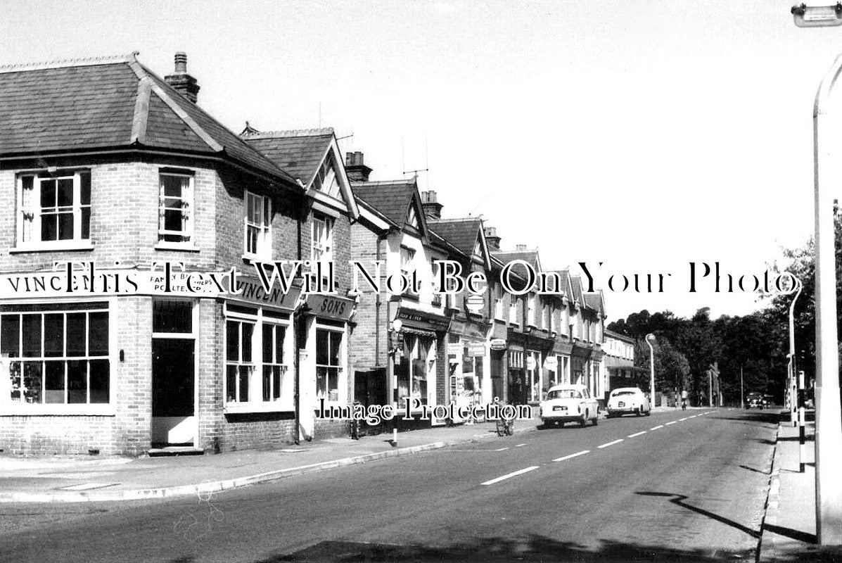 HA 4005 - Kings Road, Fleet, Hampshire