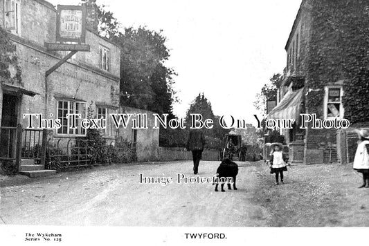 HA 4840 - The Phoenix Inn Pub, Twyford, Hampshire