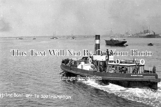 HA 5379 - Hythe Boat Off To Southampton, Hampshire