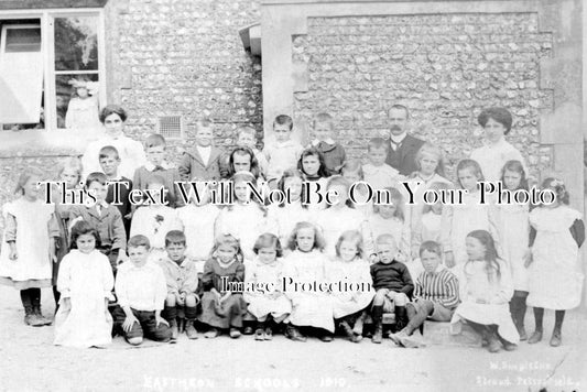 HA 649 - East Meon School Group, Hampshire c1910