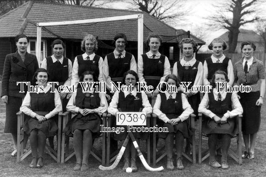 HA 936 - Girls School Hockey Team, Gosport Area, Hampshire 1938 -39