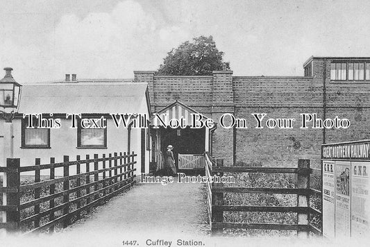 HF 130 - Cuffley Railway Station, Hertfordshire