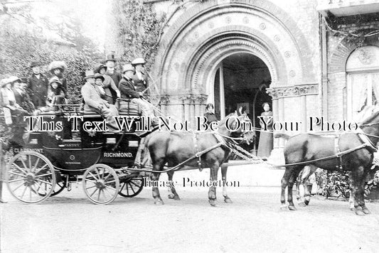 HF 1304 - Carriage & Horses At Barnet, Hertfordshire c1913