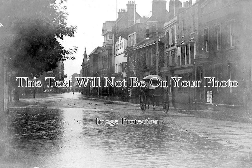 HF 1379 - Flooded High Street, Watford, Hertfordshire 1906