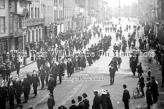 HF 14 - High Wycombe Parade, Hertfordshire c1900