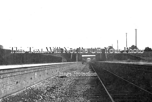 HF 1451 - Watton At Stone Railway Station, Hertfordshire c1916