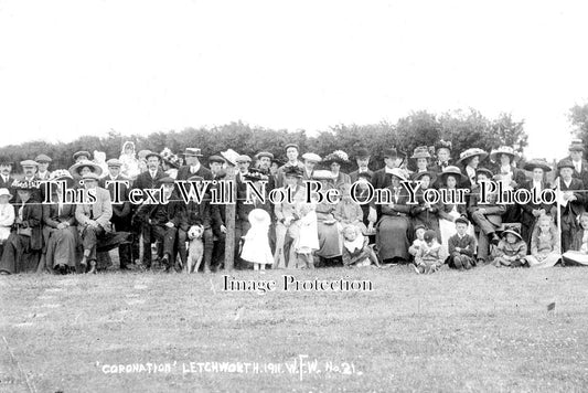 HF 1456 - Letchworth Coronation Day Crowd, Hertfordshire 1911