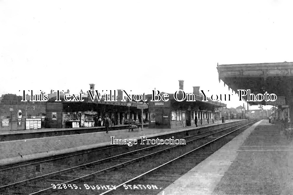 HF 1484 - Bushey Railway Station, Hertfordshire