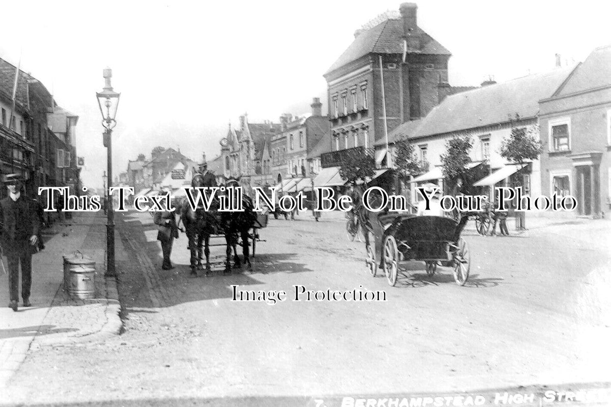 HF 1613 - High Street, Berkhamstead, Hertfordshire c1919