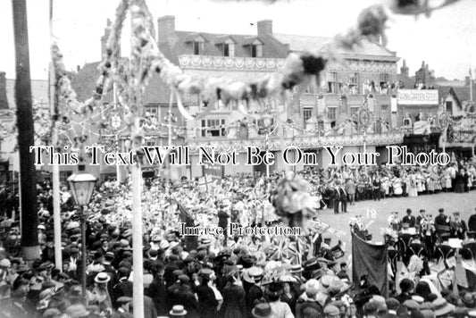 HF 1690 - Hitchin Coronation Decorations, Hertfordshire