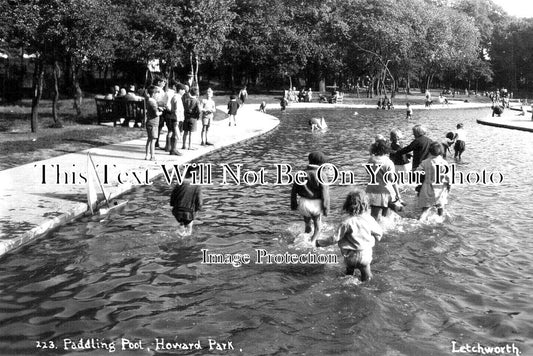 HF 1746 - Paddling Pool, Howard Park, Letchworth, Hertfordshire