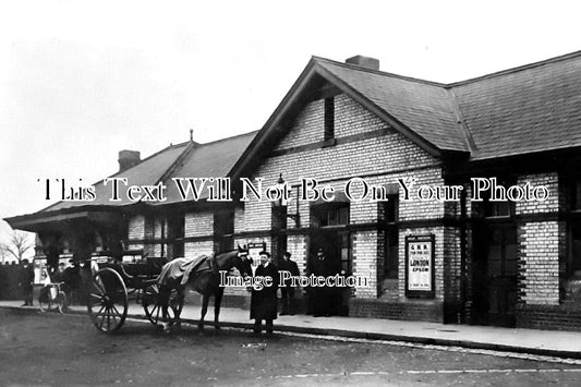 HF 1798 - Stevenage GNR Railway Station, Hertfordshire