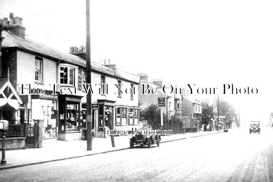 HF 1922 - Coach & Horses Pub, London Road, Bushey Heath, Hertfordshire