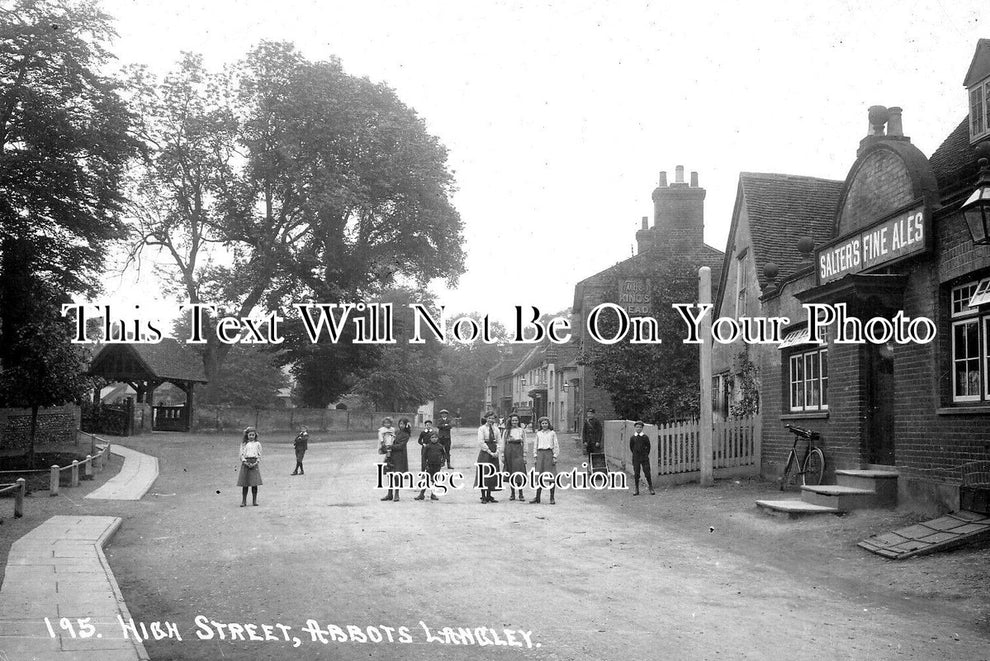 HF 2025 Kings Head Pub, High Street, Abbots Langley, Hertfordshire