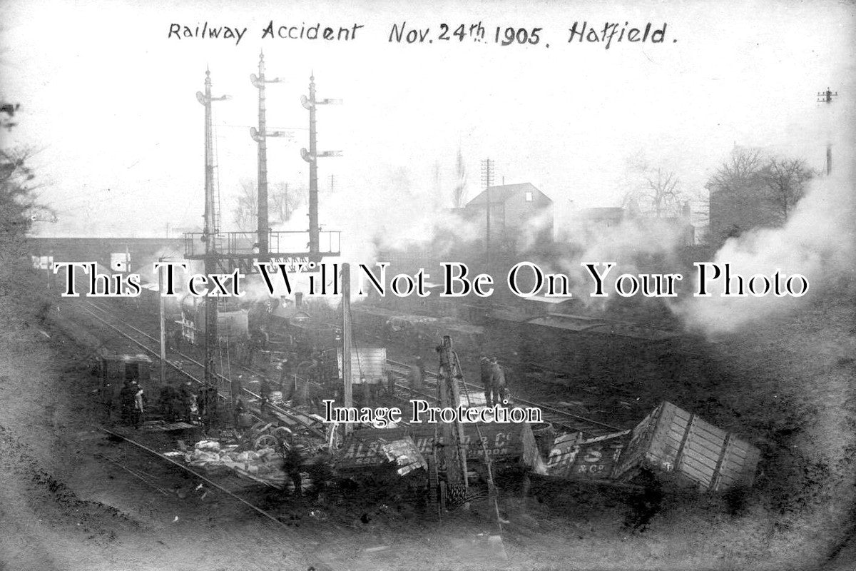 HF 2079 - Railway Accident At Hatfield, Hertfordshire 1905