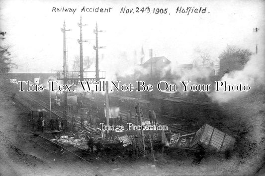 HF 2079 - Railway Accident At Hatfield, Hertfordshire 1905