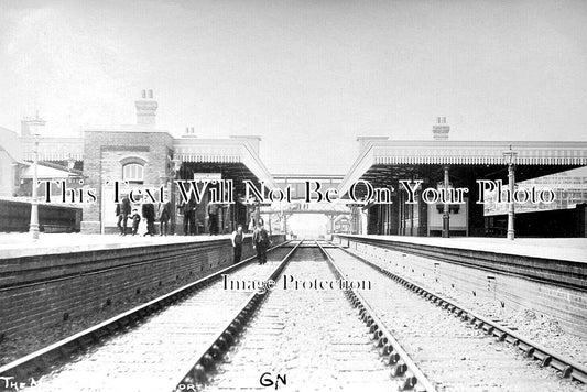 HF 2213 - Letchworth Railway Station, Hertfordshire