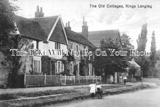HF 2224 - The Old Cottages, Kings Langley, Hertfordshire c1919