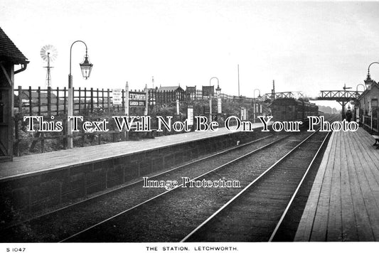 HF 2266 - Letchworth Railway Station, Hertfordshire