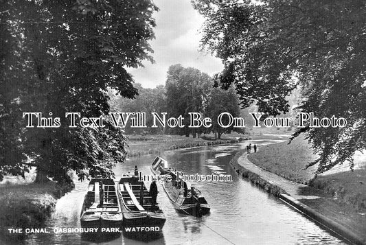 HF 2272 - The Canal, Cassiobury Park, Watford, Hertfordshire c1943