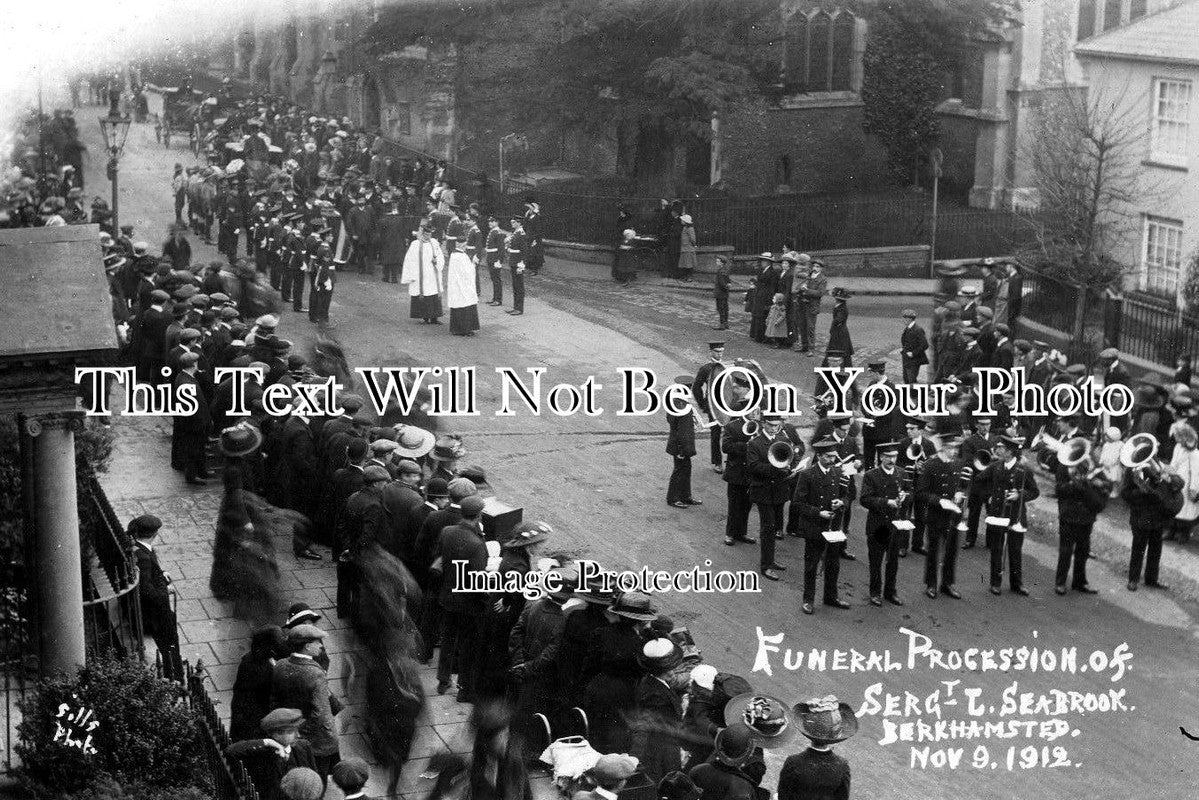 HF 229 - Berkhamsted High Street Funeral, Hertfordshire 1912