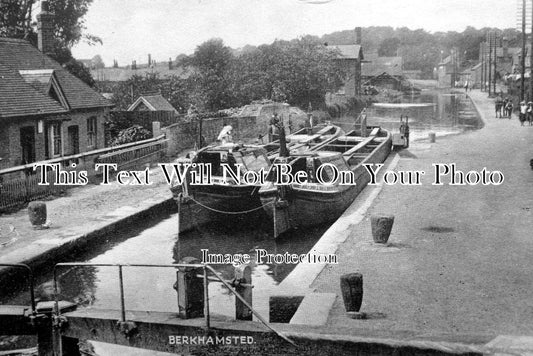 HF 230 - Canal Lock, Berkhamstead, Hertfordshire