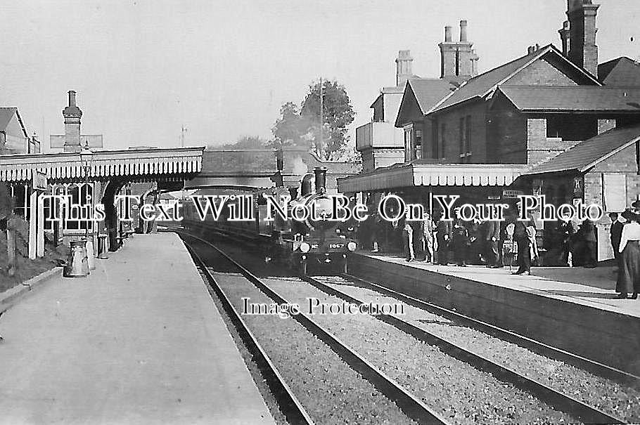 HF 24 - Royston. Railway Station, Hertfordshire