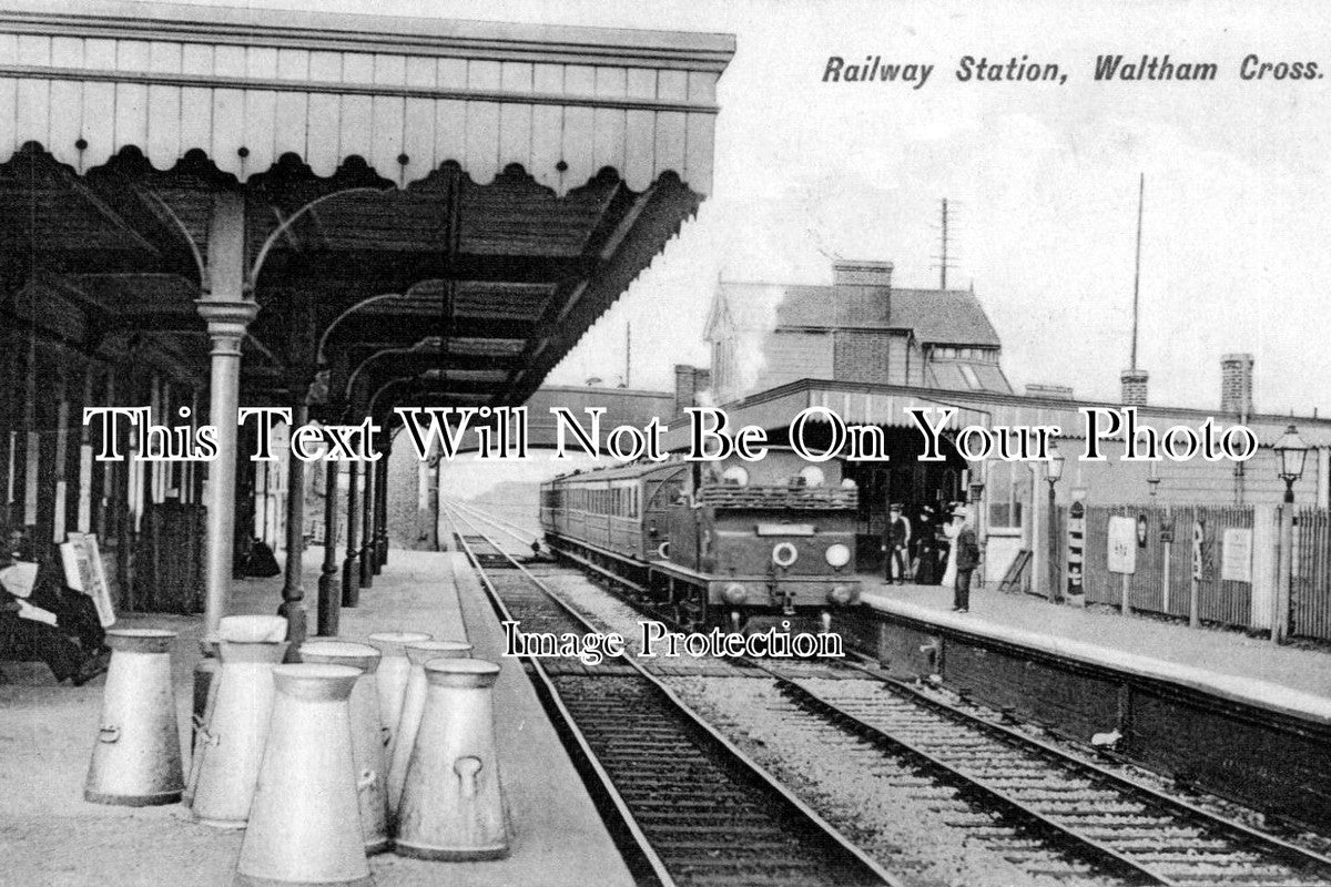 HF 256 - Waltham Cross Railway Station, Hertfordshire