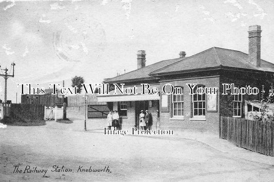 HF 349 - Knebworth Railway Station, Hertfordshire