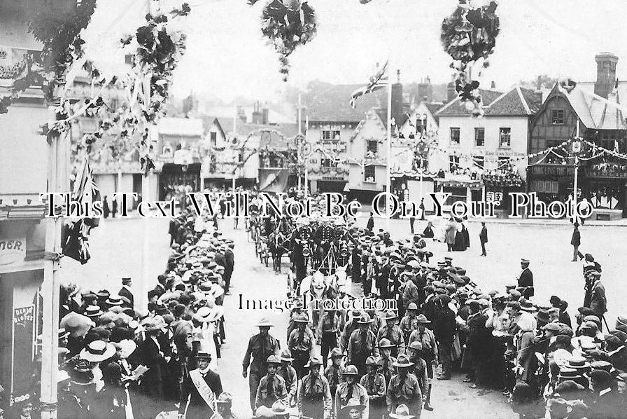 HF 547 - Market Place & Hitchin Carnival, Hertfordshire