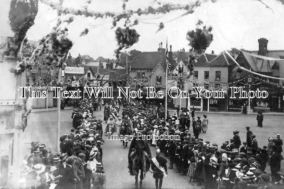 HF 551 - Market Place & Hitchin Carnival, Hertfordshire