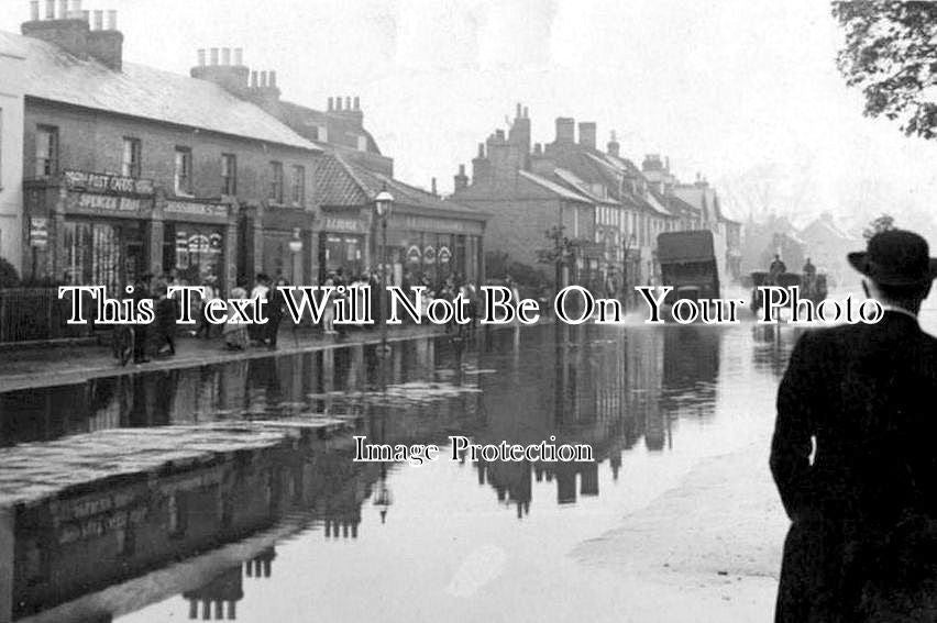 HF 668 - Waltham Cross Floods, Hertfordshire 1911