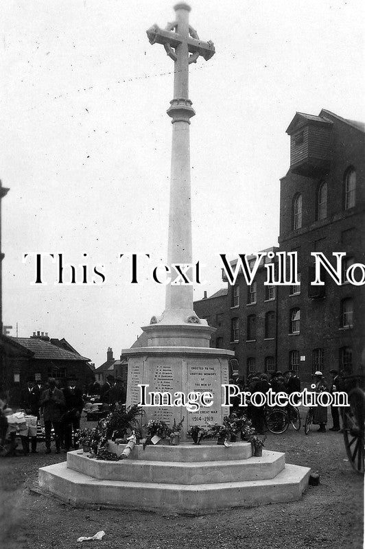 HF 68 - The War Memorial, Hoddesdon, Hertfordshire