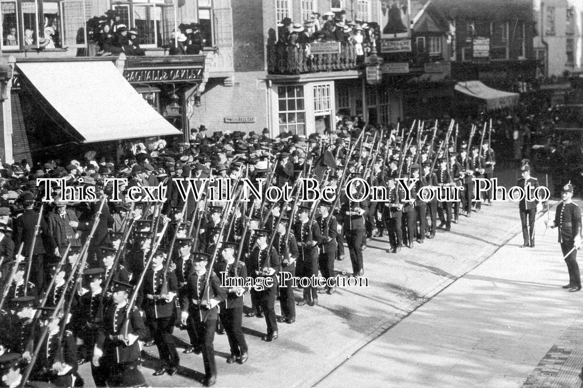 HF 746 - Soldiers Marching Through High Street, Hemel Hempstead, Hertfordshire