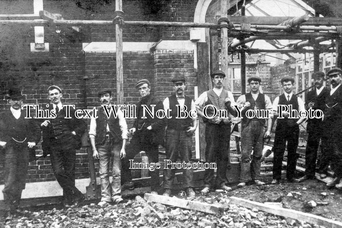 HF 909 - A Group Of Builders, Bishops Stortford, Hertfordshire c1908