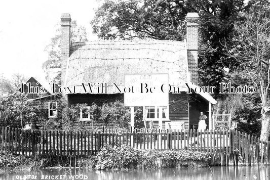 HF 932 - The Old Fox Temperance Pub, Bricket Wood, Hertfordshire