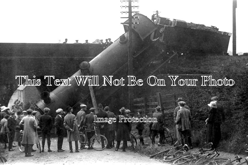 HF 983 - Hunton Bridge Train Accident, Hertfordshire 1922 – JB Archive