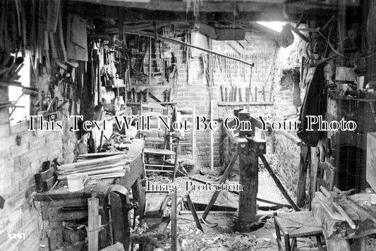 HR 300 - Rural Workshop At Ledbury, Herefordshire