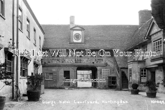 HU 217 - George Hotel Court Yard, Huntingdon, Cambridgeshire c1932