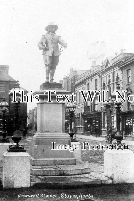 HU 54 - Cromwell Statue, St Ives, Cambridgeshire