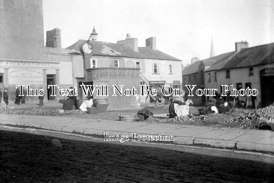 IE 3 - The Apple Market, Waterford, Ireland c1900